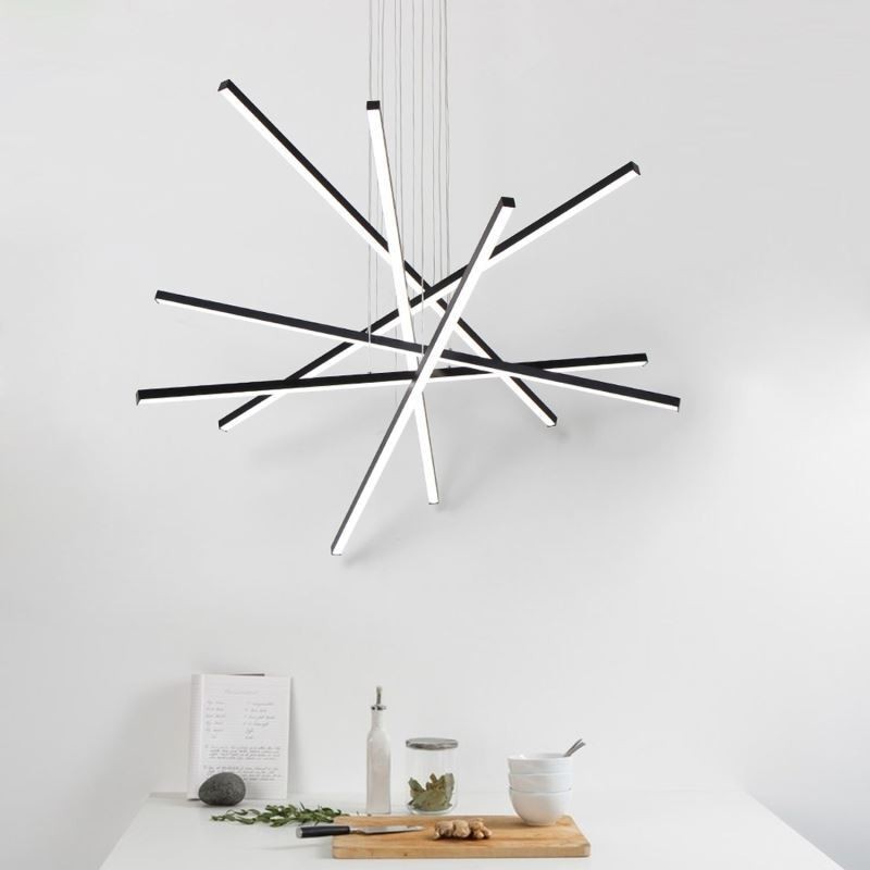 Luminária pendente decorativa com suspensão linear